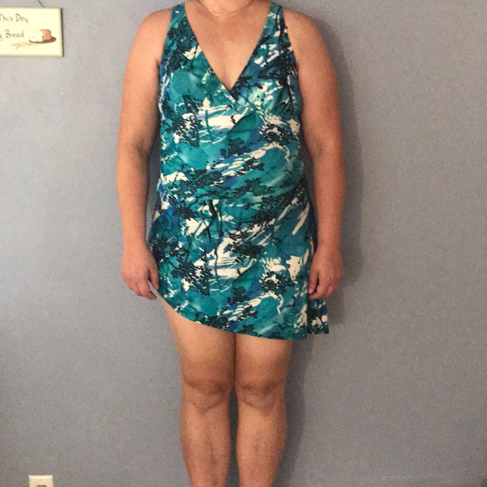 CROFT & BARROW SIZE 14 WOMENS BATHING SUIT